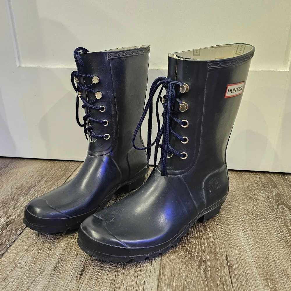HUNTER Matte Navy Lace-Up Calf Rain Boots Festival Classic